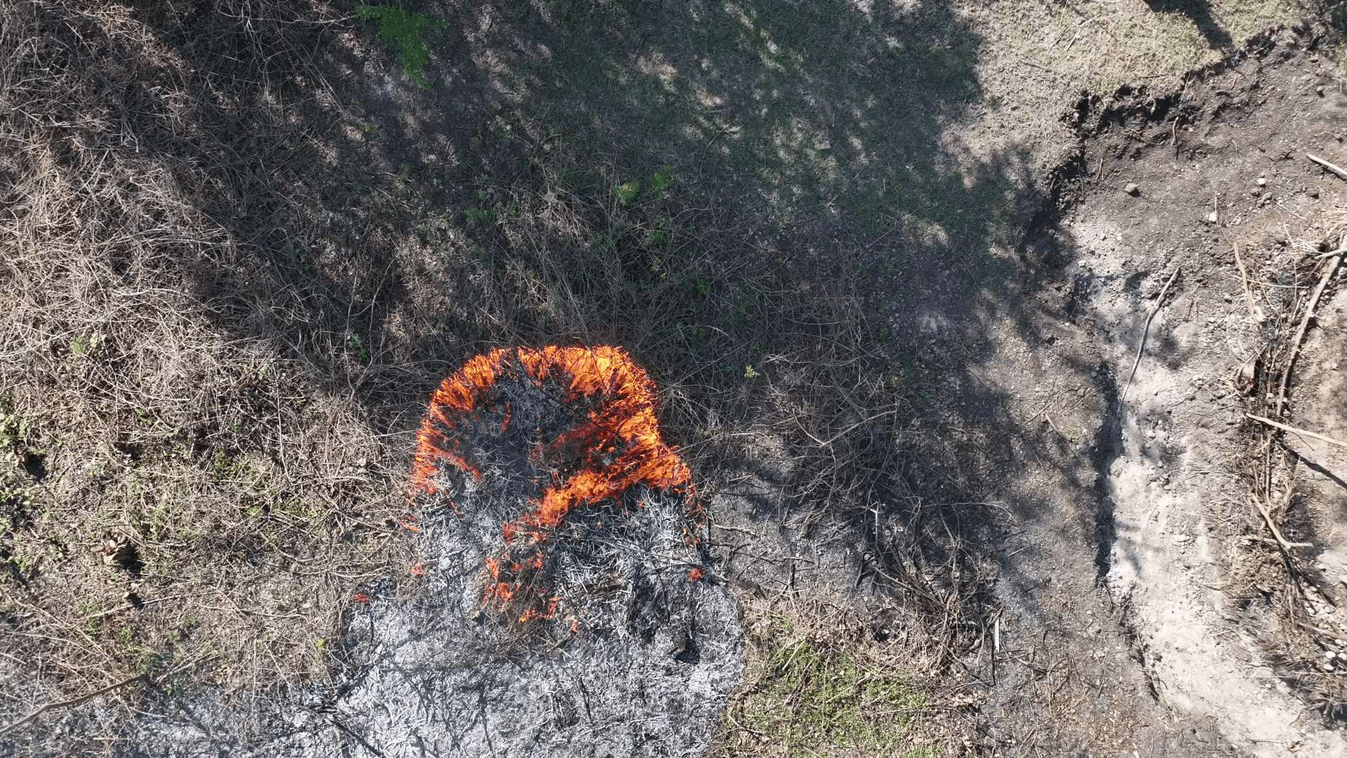 Flammes actives vue aérienne